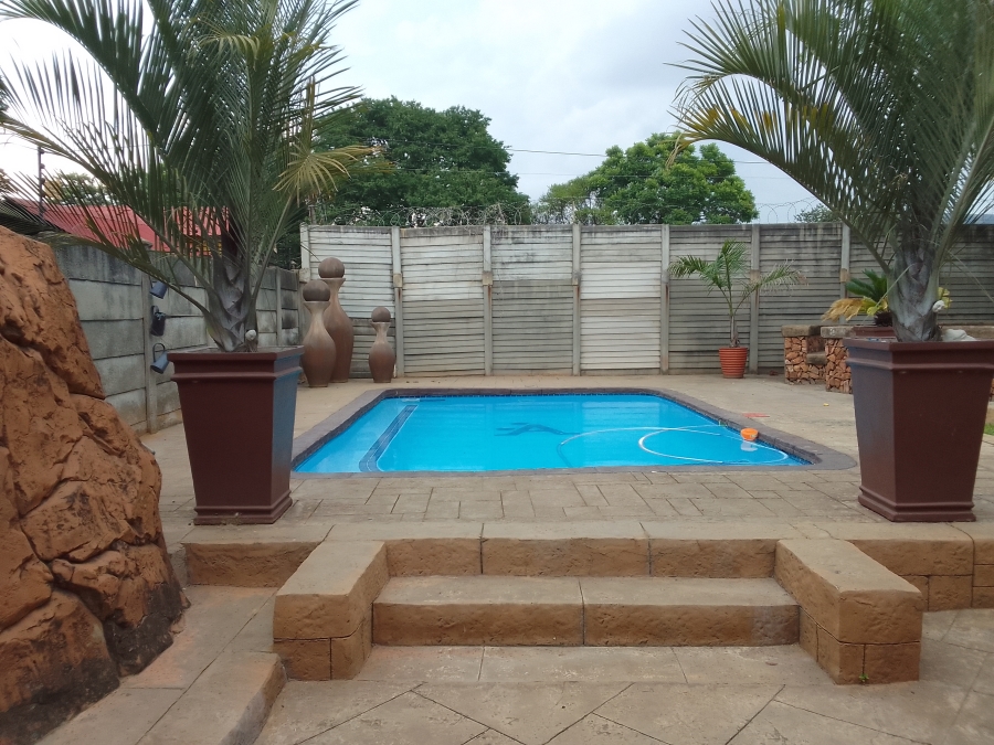 3 Bedroom Property for Sale in Protea Park North West